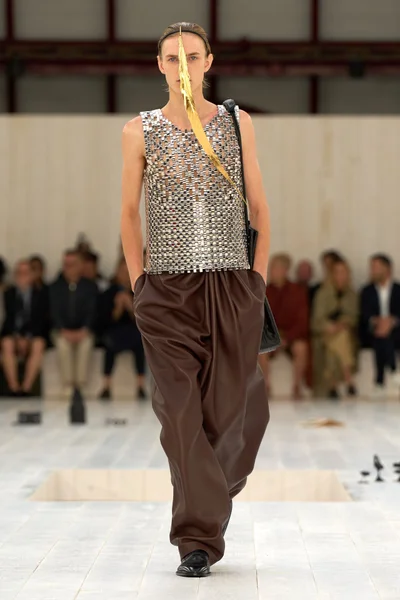 Look 22